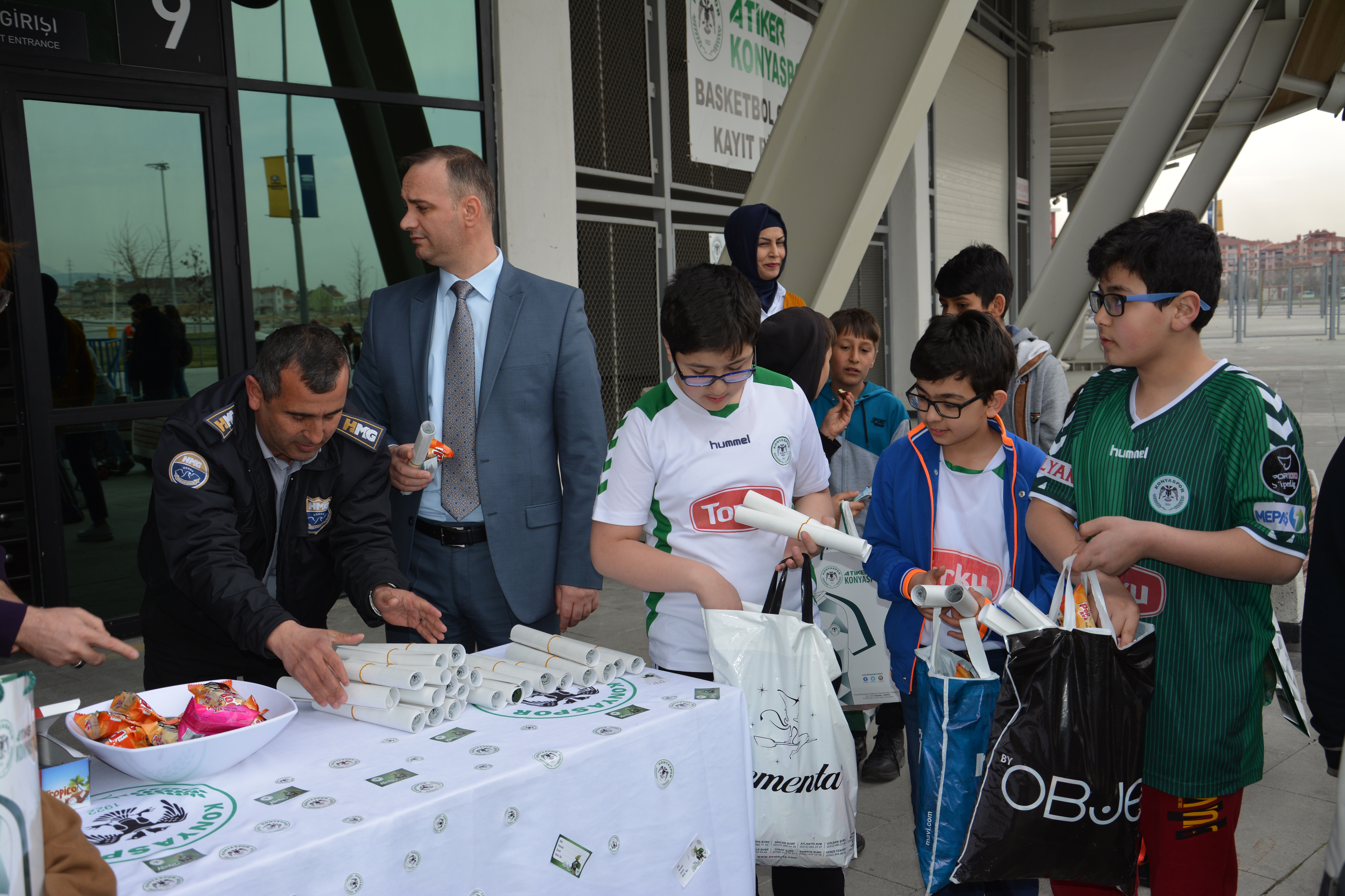 Minik Taraftarlara Şivlilik İkramı