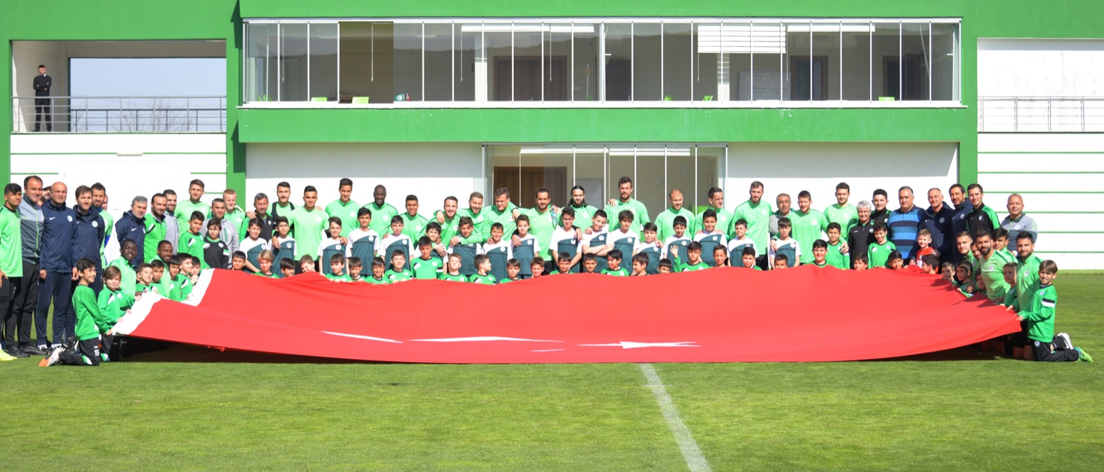Atiker Konyaspor’umuz 23 Nisan’da Futbol Okulu öğrencilerimizi ağırladı