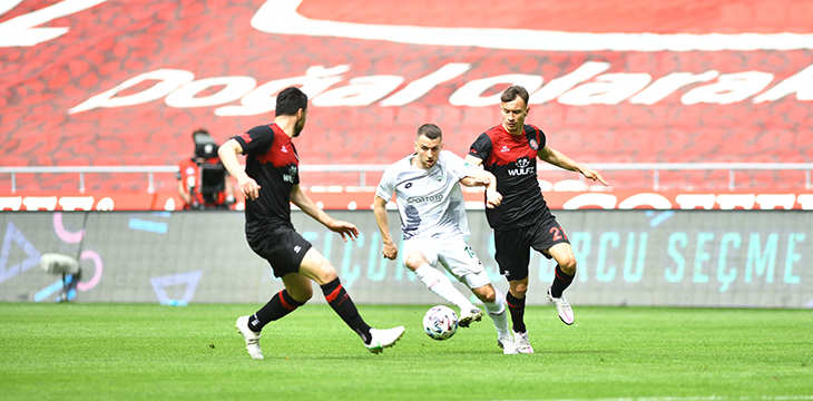 İttifak Holding Konyaspor’umuz F. Karagümrük engelini 5-1 ile geçti