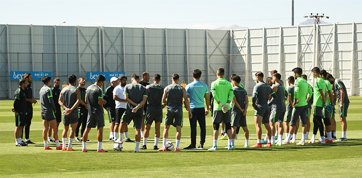 İttifak Holding Konyaspor’umuz taktik antrenmanla hazırlıklarına devam etti