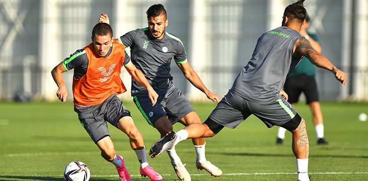 İttifak Holding Konyaspor’umuz günü tek antrenmanla değerlendirdi