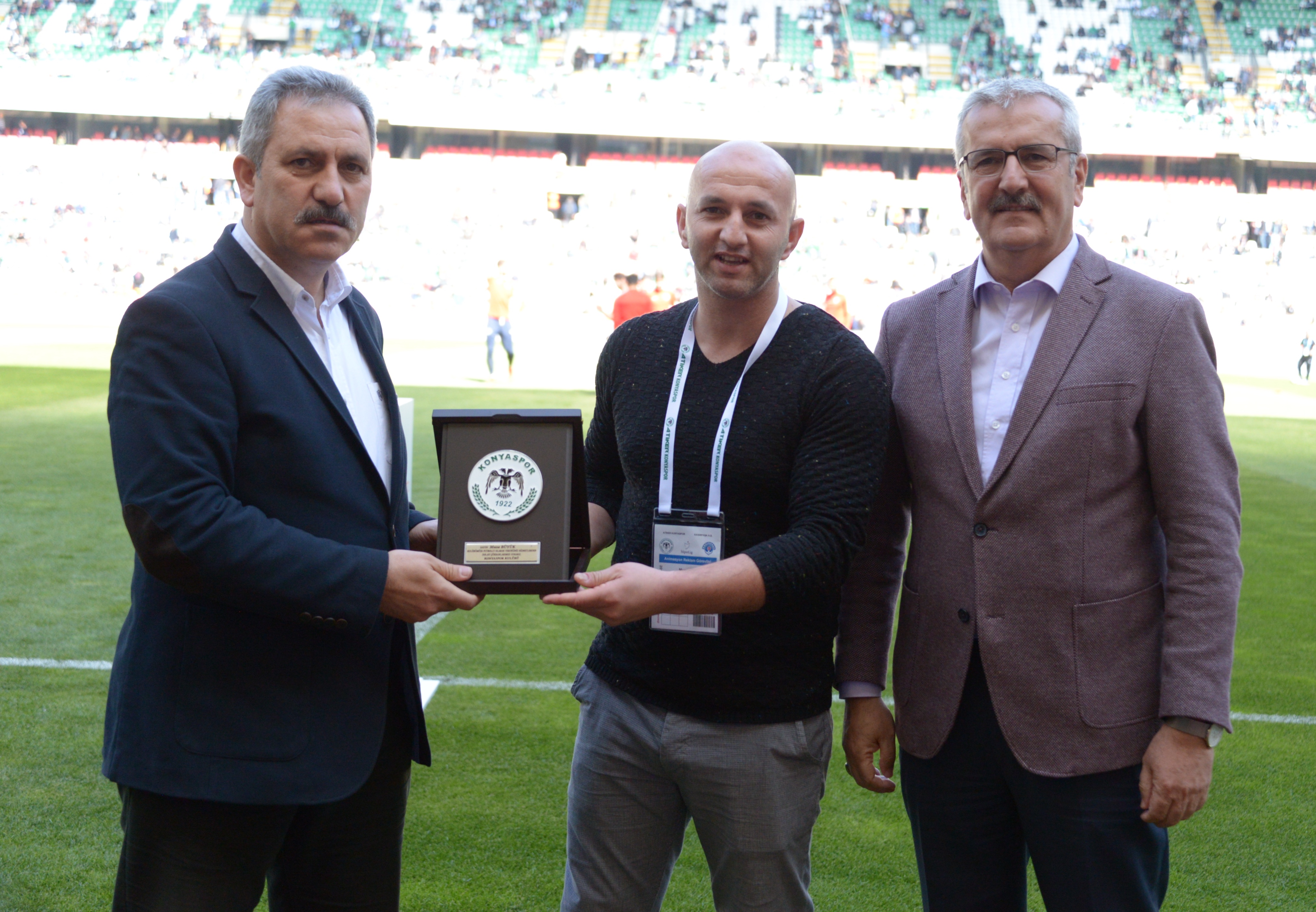 3 eski oyuncumuz Kasımpaşa A.Ş. maçı öncesi ödüllendirildi