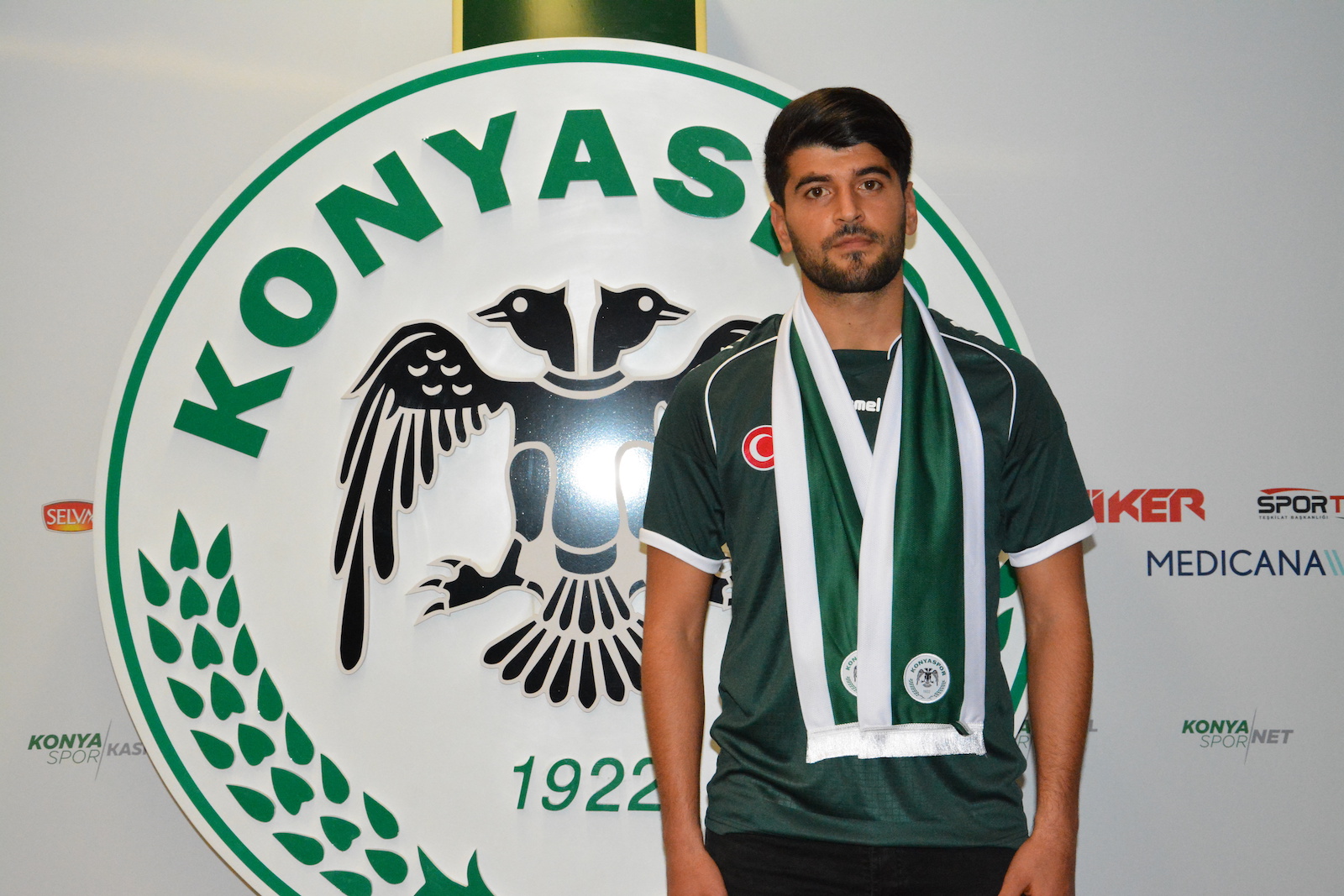 Genç futbolcularımız Emre ve Ahmet’le sözleşme imzaladık