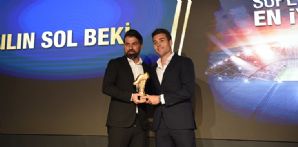 Teknik Direktörümüz İlhan Palut ve Futbolcumuz Guilherme Sitya ödüllerini aldı