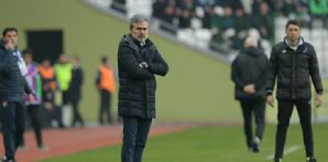 Hakem hatalarının direkt sonucu etkilediği maçlar oynuyoruz