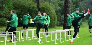 Atiker Konyaspor’umuz hazırlıklarına yoğun yağmur altında devam etti