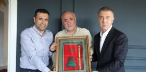 Başkanımız Fatih Özgökçen ve Trabzonspor Kulübü Başkanı Ahmet Ağaoğlu Ahmet Çalık’ın ailesini ziyaret etti