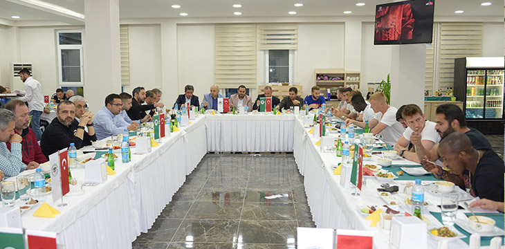 Takımımız yönetimimiz ve çalışanlarımız iftar yemeğinde bir araya geldi
