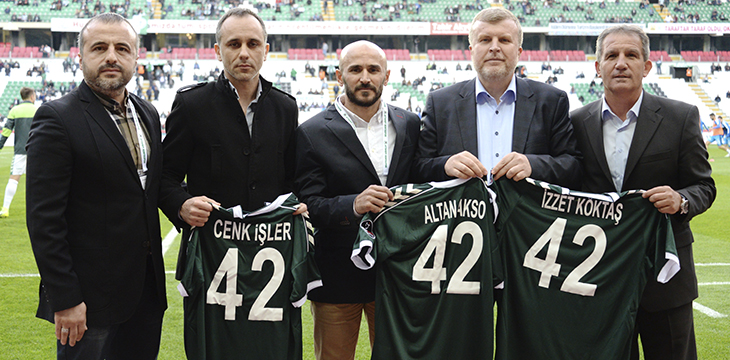 Efsanelere Vefa Ödül Töreni’nde 3 futbolcumuz ödüllendirildi