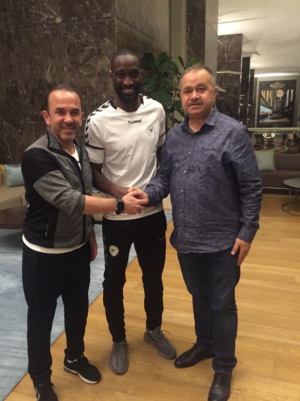 Mustapha Yatabare ile 1 yıl opsiyonlu olmak üzere 2.5 yıllık sözleşme İmzaladık